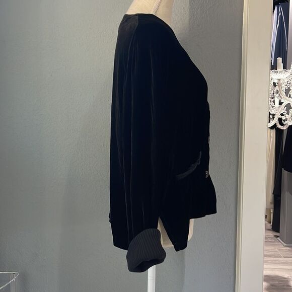 Vintage Paul Reid silk and velvet black jacket w/gold buttons w/soft black trim - Picture 4 of 6